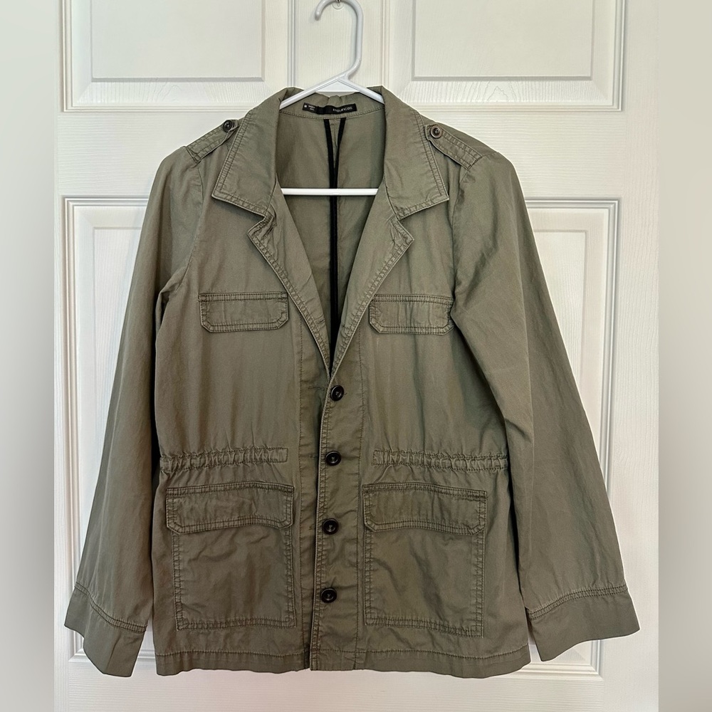 Maurice’s brand, army green military/cargo style jacket. Size medium.
